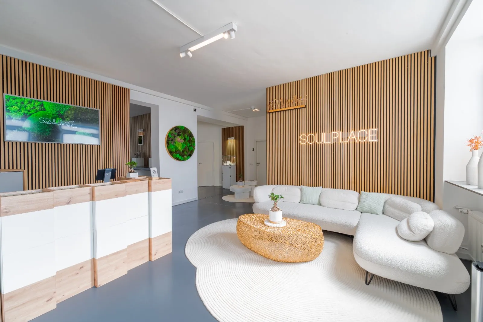 Empfang & Lounge